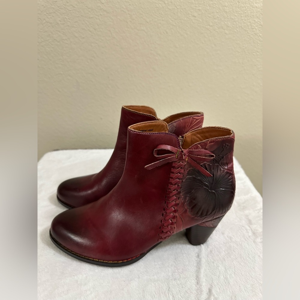 L'ATISTE Deep Red Ankle Booties